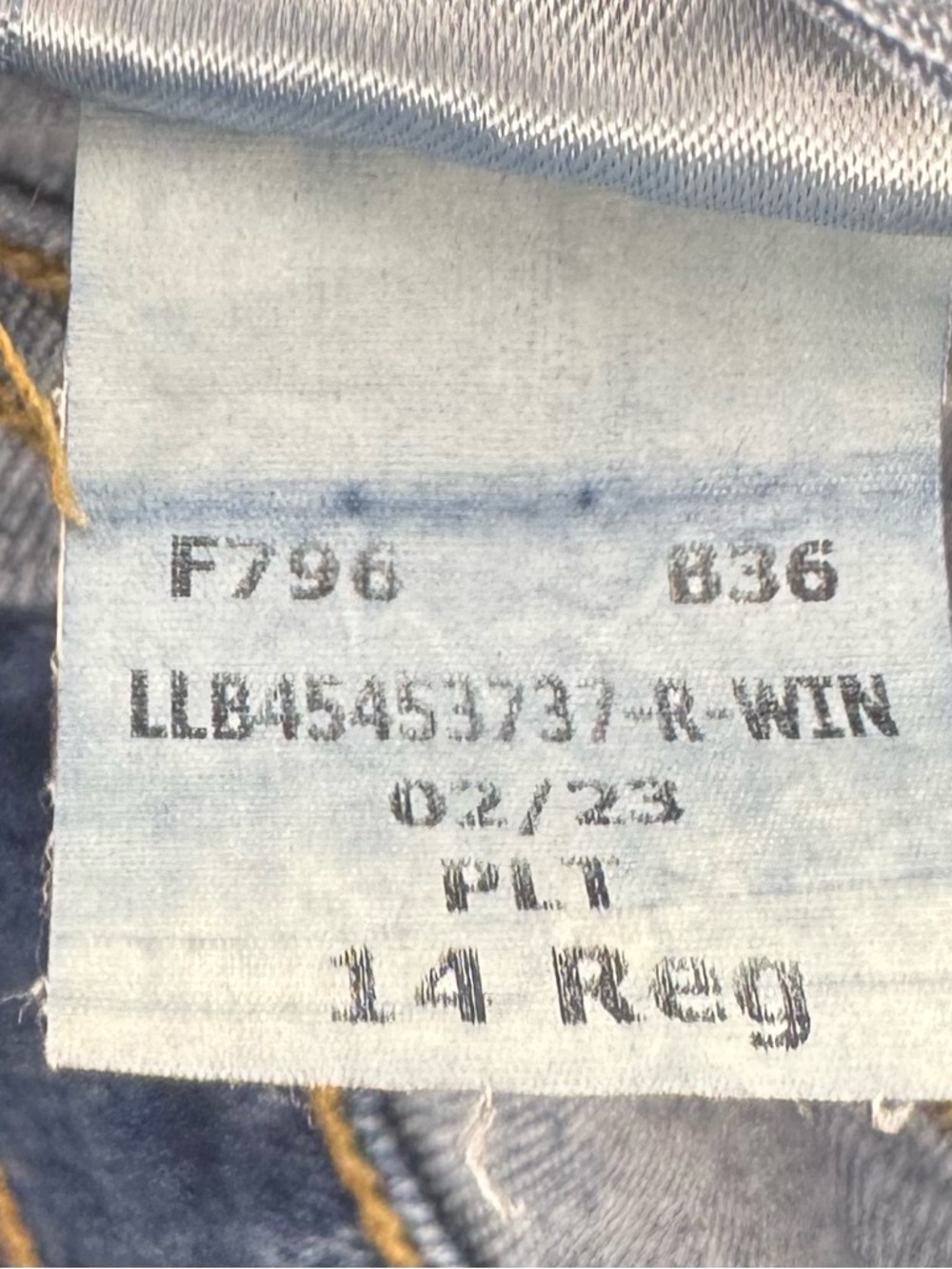 L.L. Bean Classic Fit Jeans Size 14 Dark Wash Straight Leg - Picture 10 of 10